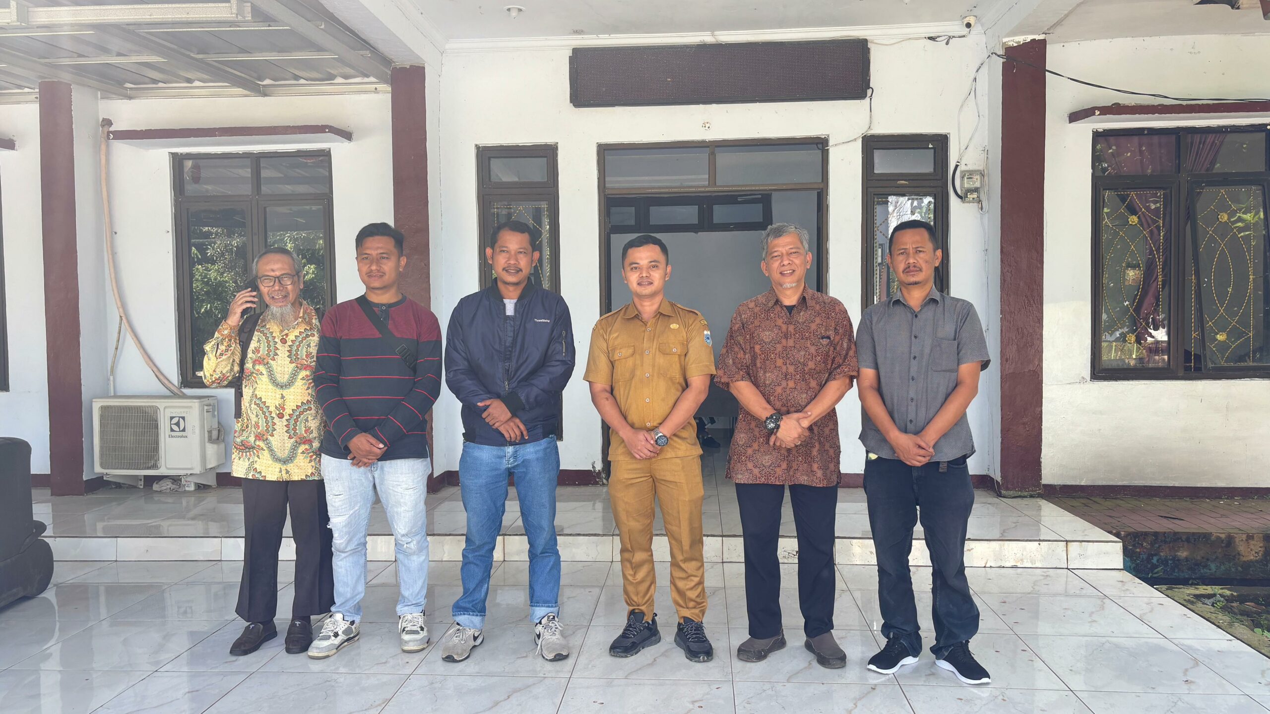 Hadiri Rapat Dengan 9 Pengurus Koperasi Desa Di Kecamatan Muncul Padenglang Banten, iSmart Hadir Memperkenalkan Aplikasi DeSmart. Kopdes Merah Putih